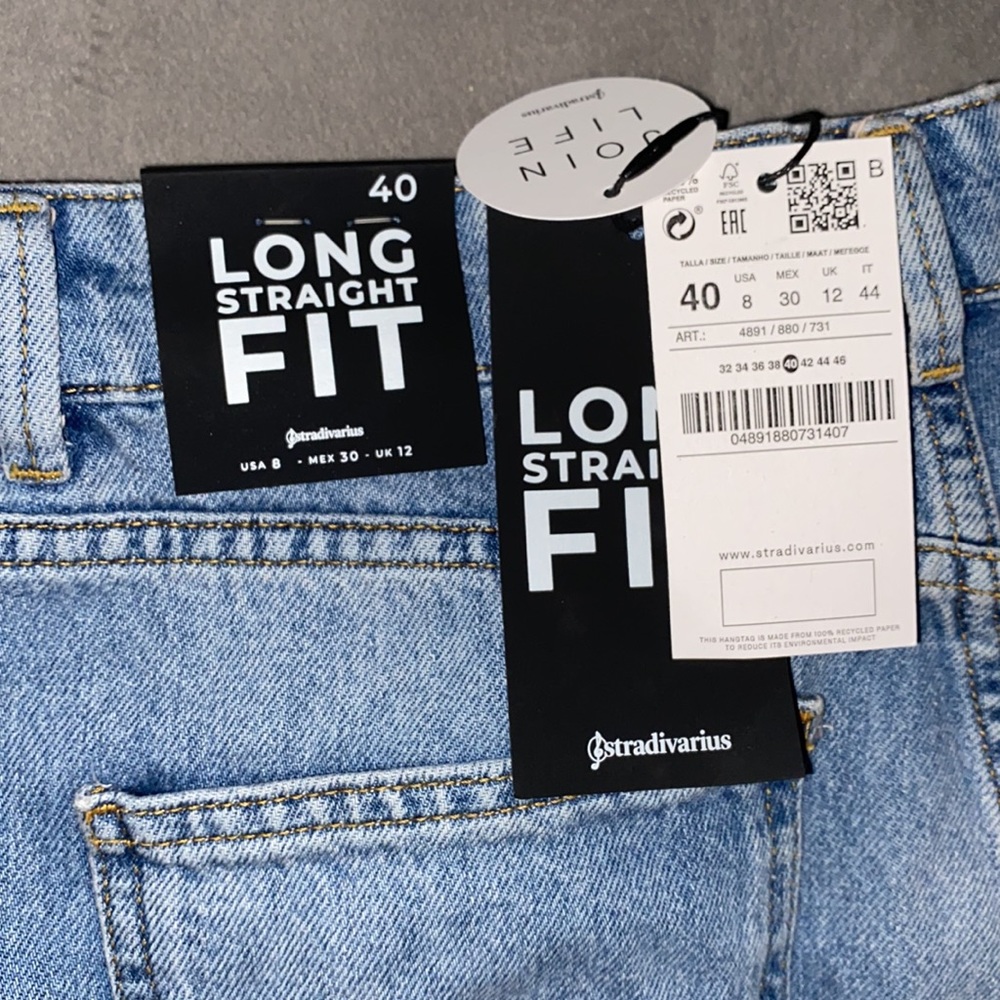 Light Straight Jeans. Size8W